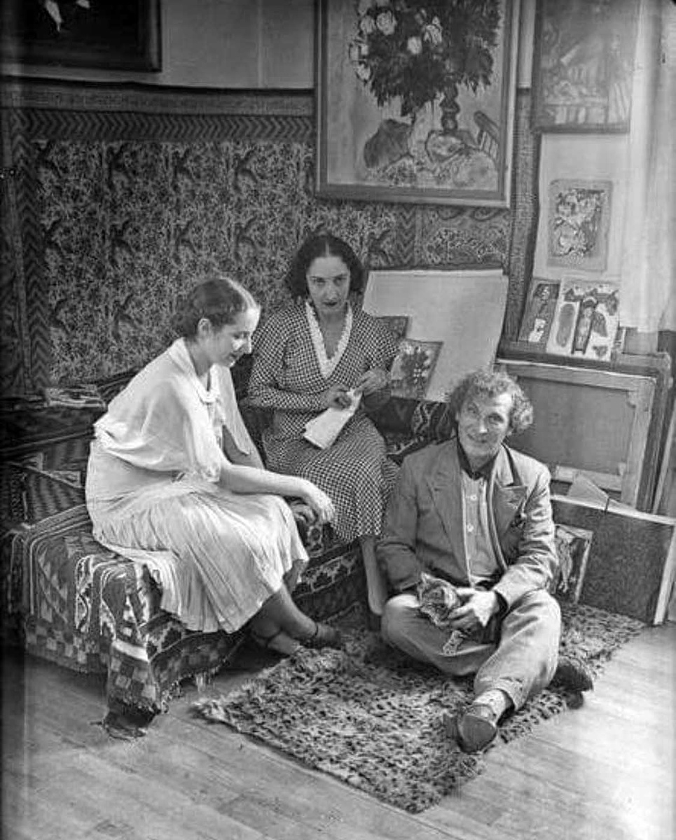 1930 год, Париж. Ида, Белла и Марк Шагалы. Фото Андрея Кертеcа / pinterest.com