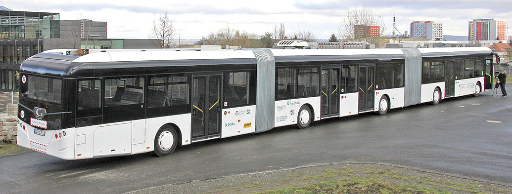 Самый длинный в мирк троллейбус —  Autotram Extra Grand (Германия), длина составляет ровно 30 метров