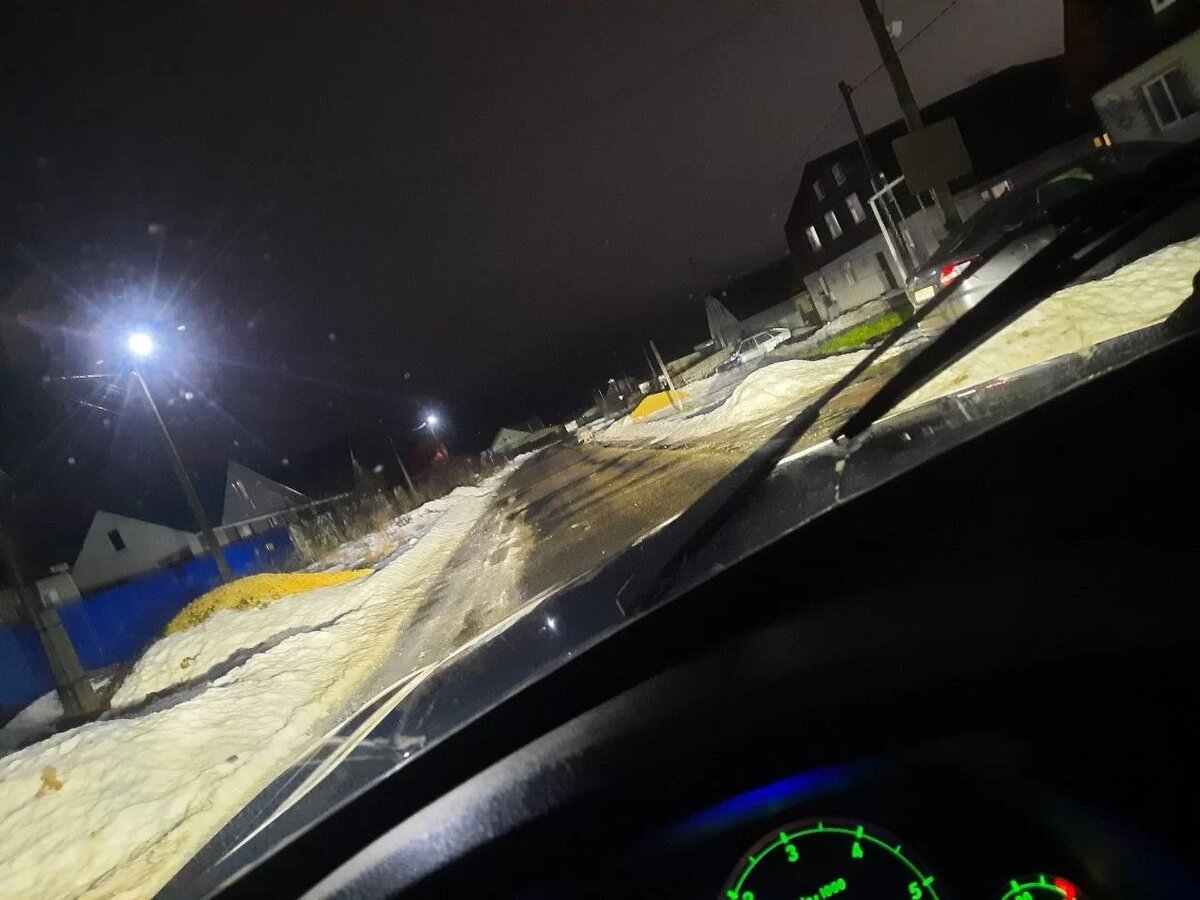 Н7 4300 наши лампы. Полностью поглотили свет уличных фонарей.