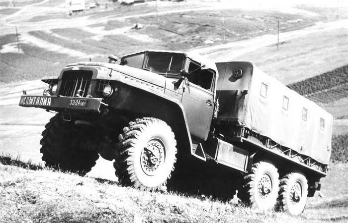 С какими двумя недостатками Урал-375 не могли мириться даже его любители