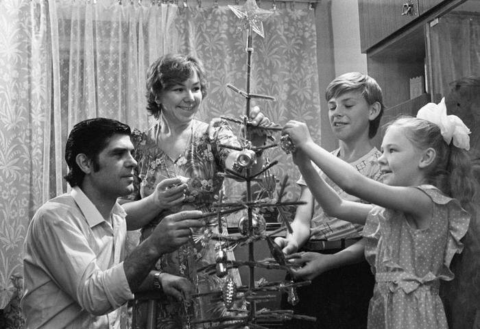 Как нарядить ёлку в стиле советского детства. Фото © ТАСС / Борис Клипиницер