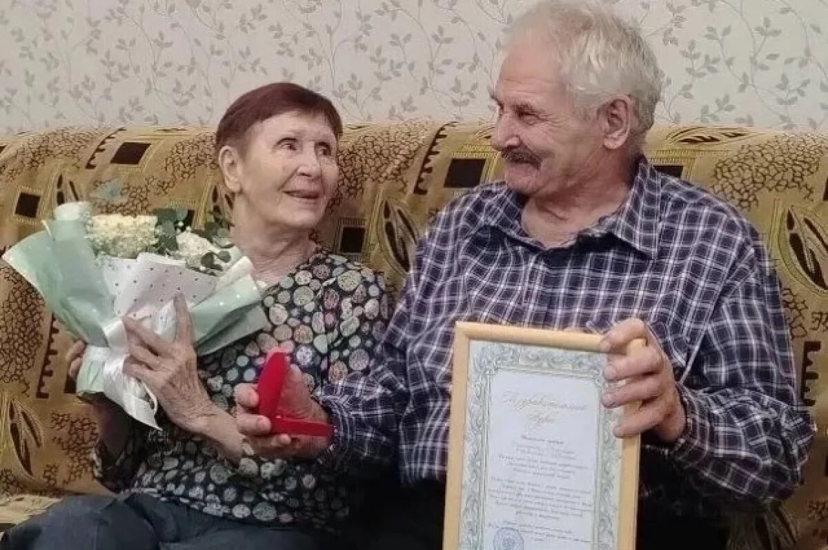    На Сахалине супруги Поликины отметили бриллиантовую свадьбу