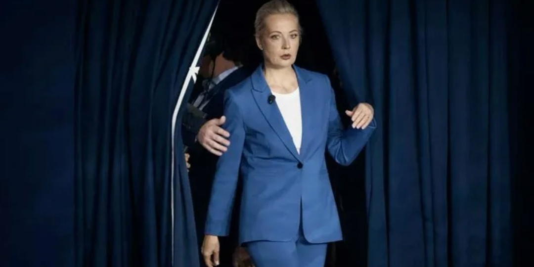 Навальная* и ее бестолковые премии к Новому Году