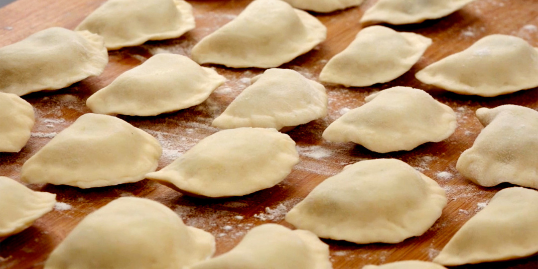 Не знала, что так можно: 200+300 (новое тесто для вареников, всего два ингредиента)