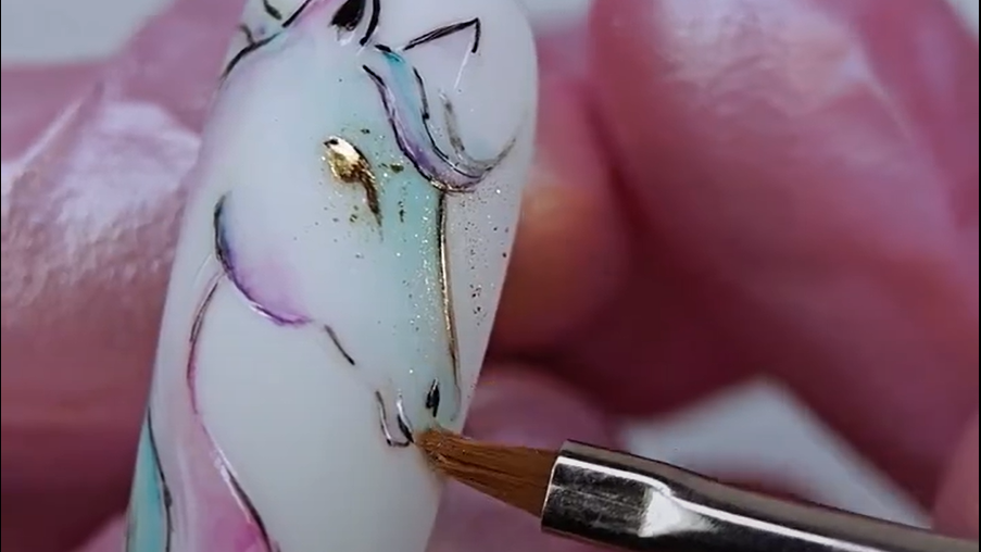 Золотая Лошадь на ногтях