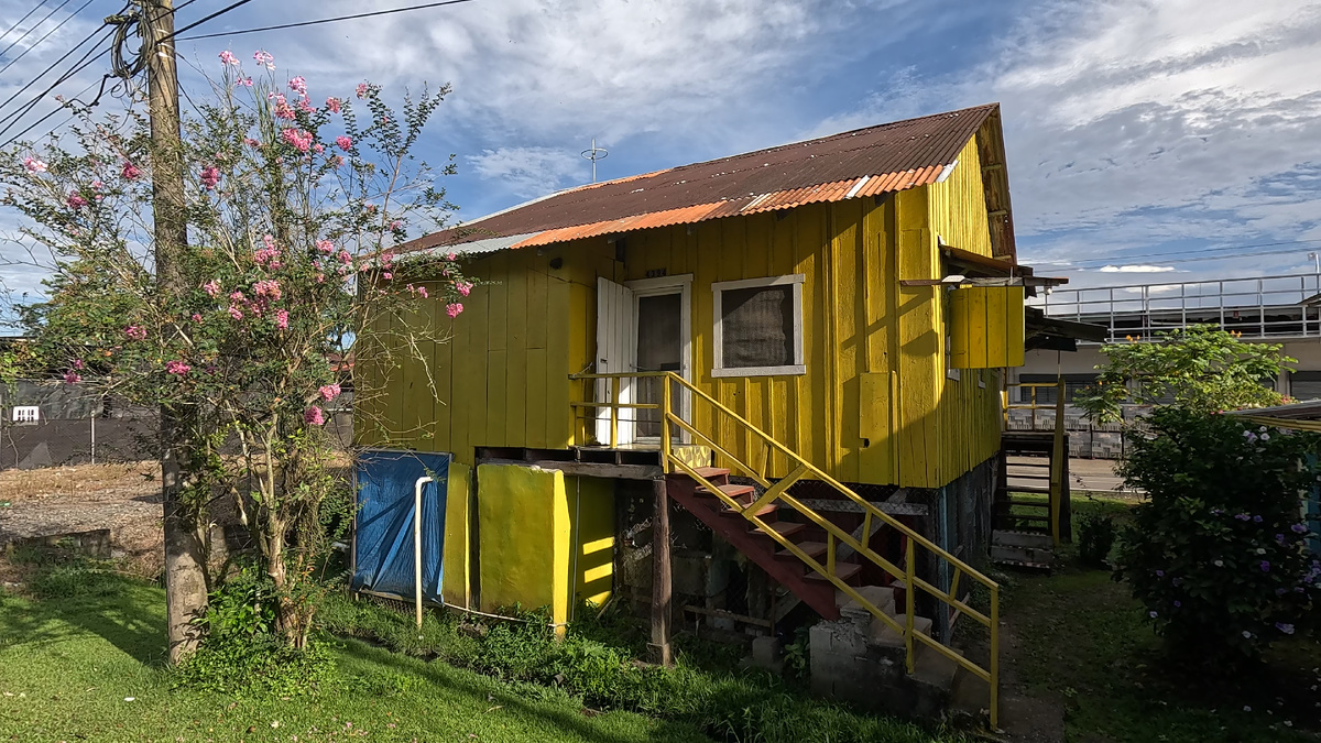 Домик в карибском стиле