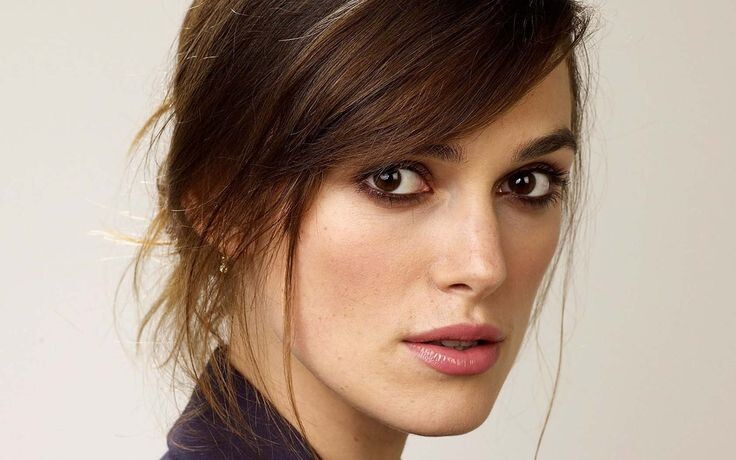 В роли девушки с СЗ Кира Найтли