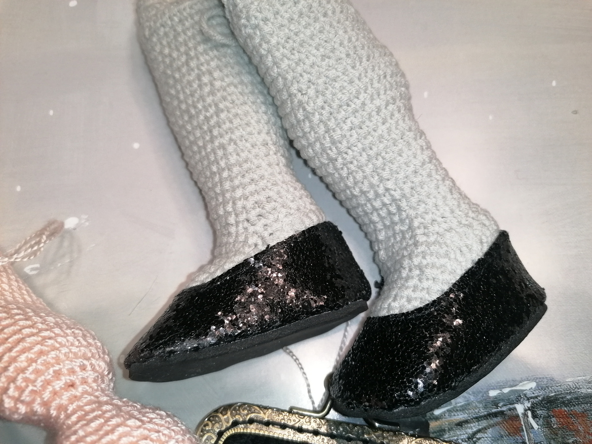 Кукольный ножки.