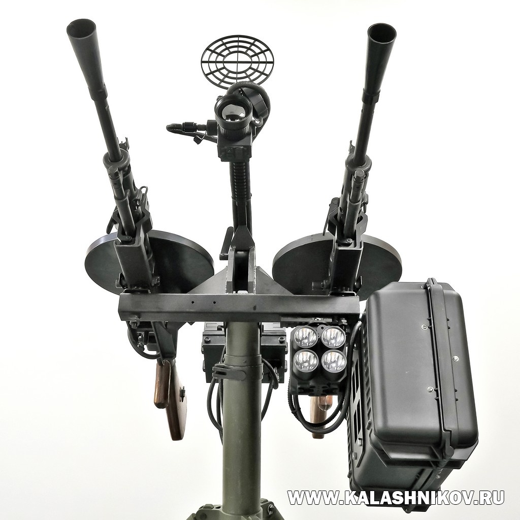Опора тактическая ОТ-23.00.000-03 с пулемётами ДПМ. Вид спереди на верхний станок. Фото Михаила Дегтярёва