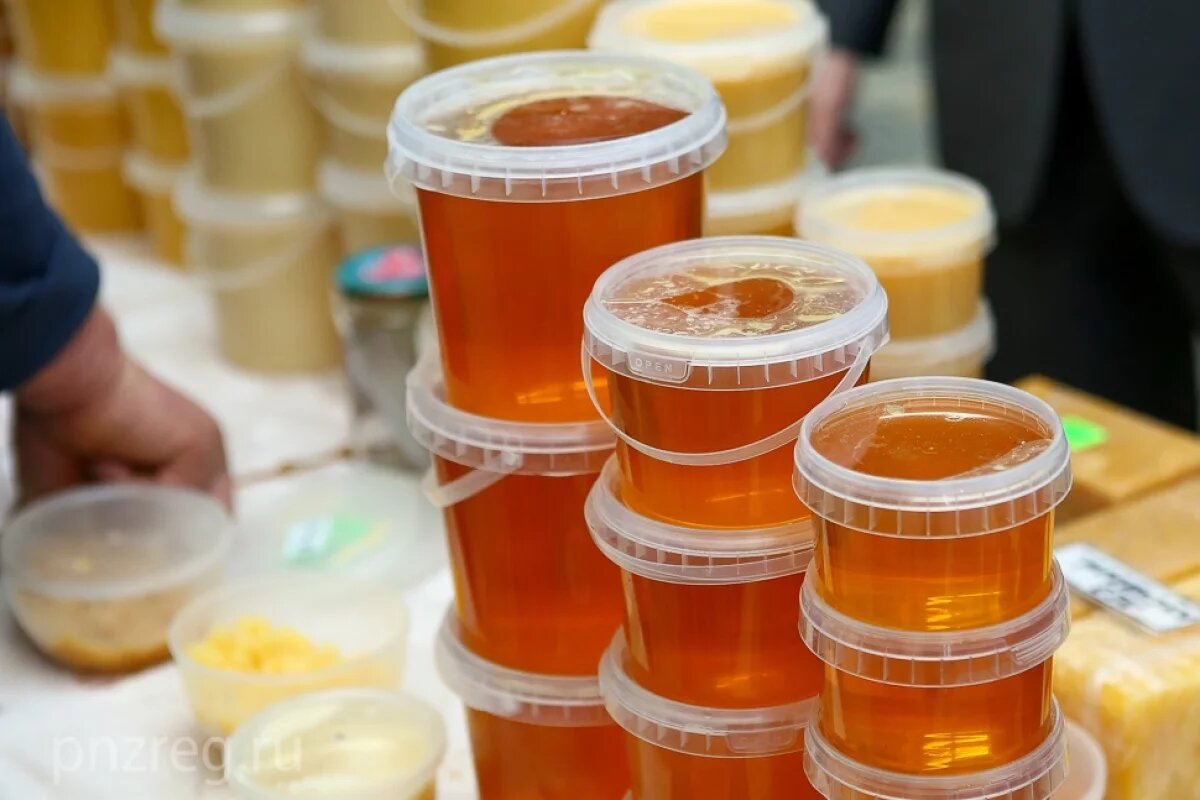    В тюменском аэропорту Рощино задержали более 360 кг запрещенных продуктов