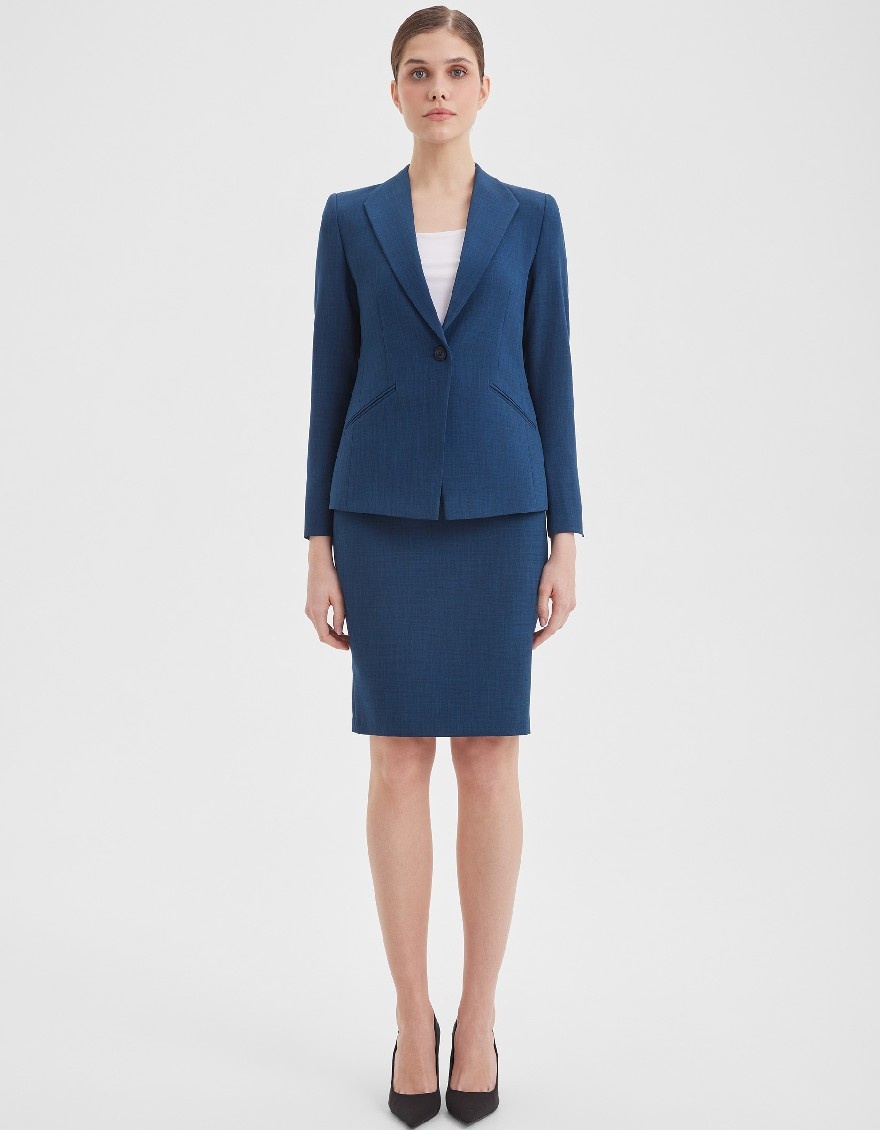 Пиджак: 8 990 руб. (старая цена: 9 990 руб.) Модель: 0812214 Артикул ткани: АН80
Состав: 50% вискоза, 47% полиэстер, 3% лайкра Подкладка:100% вискоза