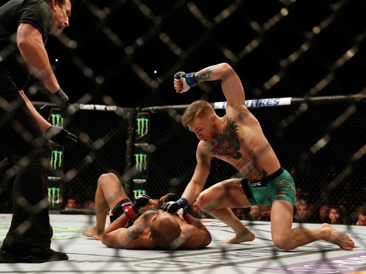    Конор Макгрегор в бою против Жозе Алду | © Getty Images / Christian Petersen