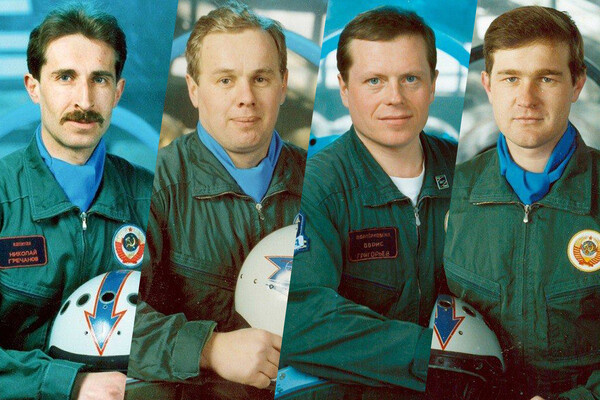 Погибшие летчики Николай Гречанов, Александр Сыровой, Борис Григорьев, Николай Кордюков (слева направо) / Авиационная группа высшего пилотажа «Русские витязи» 