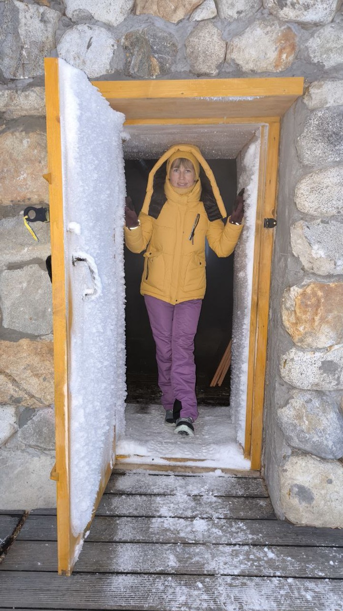 Домик с источником