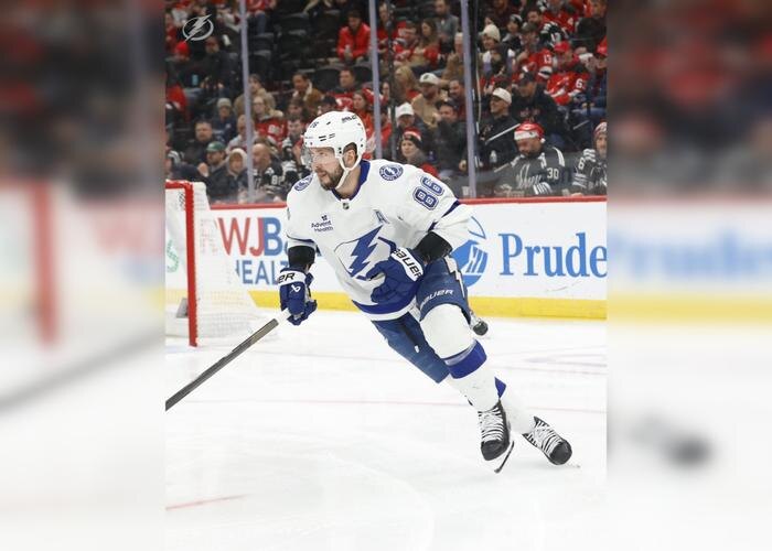 Российский хоккеист Никита Кучеров. Обложка © X / Tampa Bay Lightning