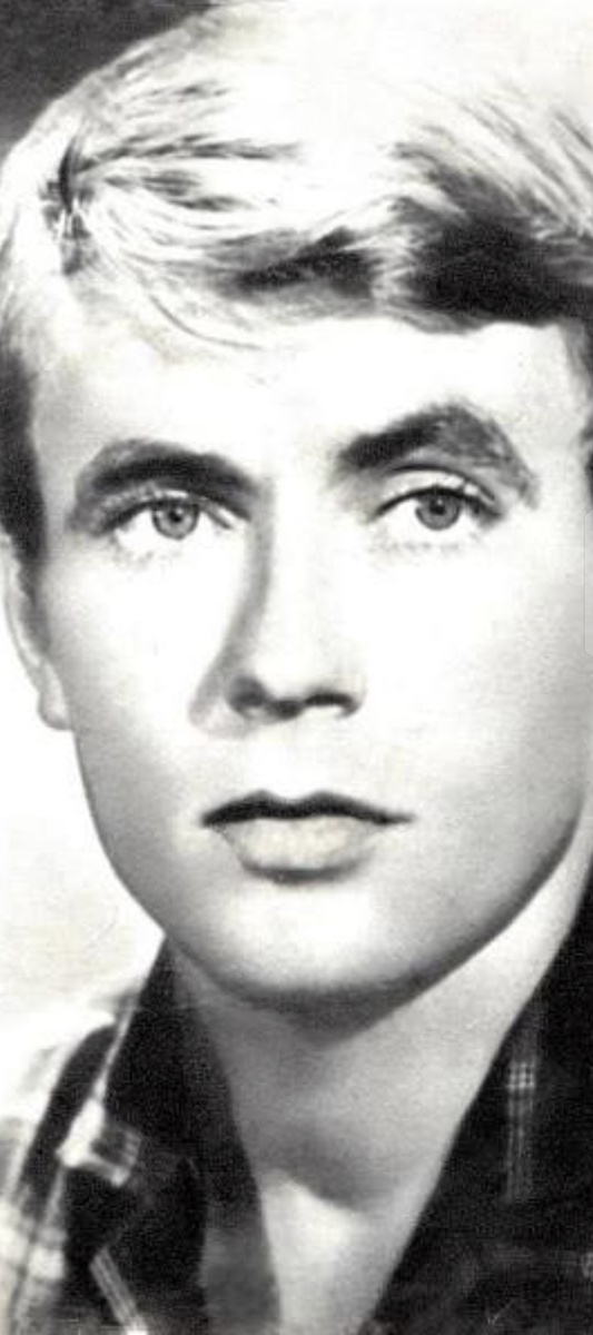 Певец Дан Спэтару. Румынский Ален Делон. Фото из открытых источников.