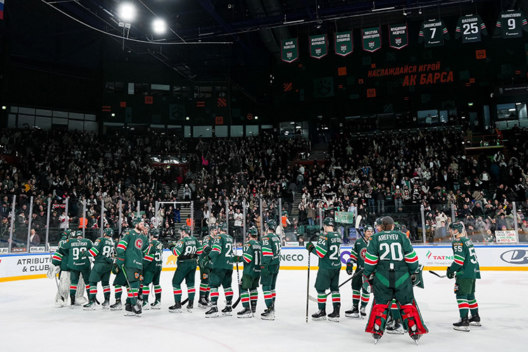    Источники нашего издания рассказывают, что Гатиятулину нужен игрок с именем, а не обычный хоккеист под третье звено.   
Фото: ak-bars.ru