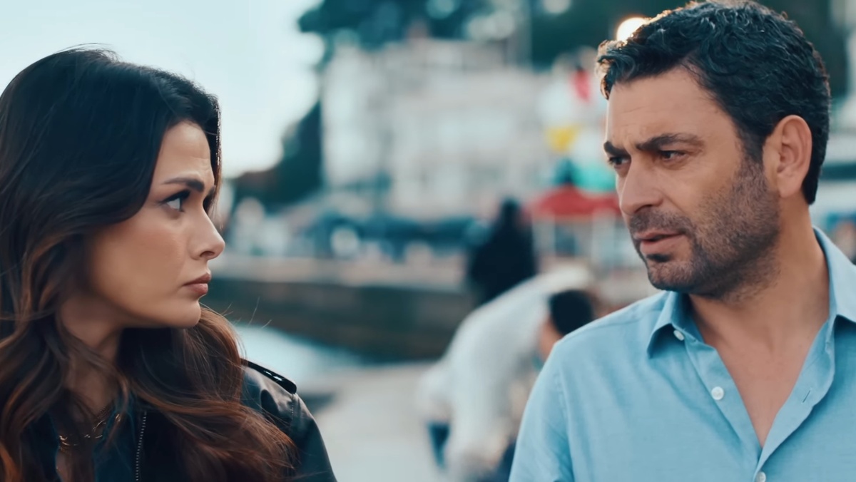 кадр из сериала "Стамбульская история"