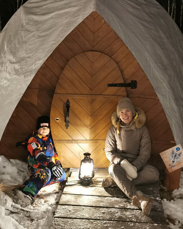 Зимой для размещения доступны снежные домики-иглу в лесу с отоплением, электричеством, простынями с подогревом и гирляндой в форме звёздного неба. Фото: «Долина Мечтателей» / Яндекс Путешествия