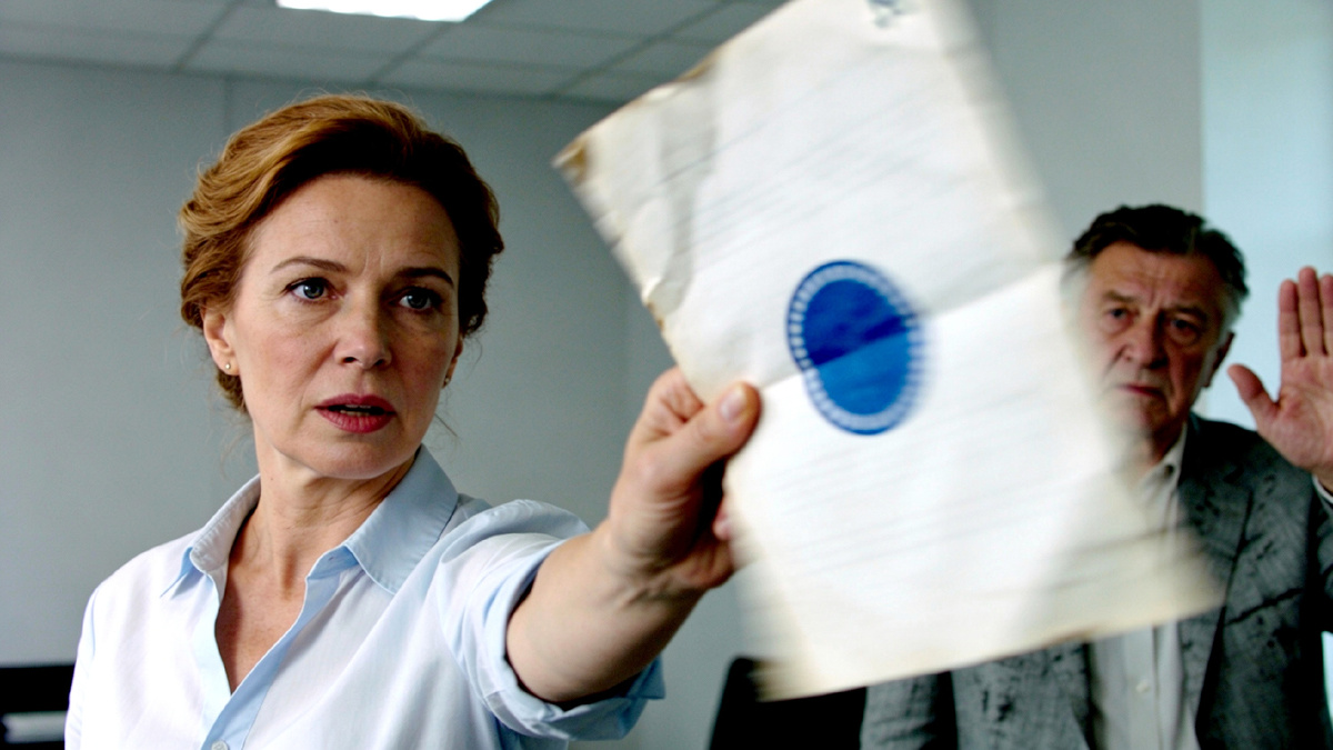 Сын хотел платить отцу-кукушке 50 тысяч, но я запретила и открыла старую папку