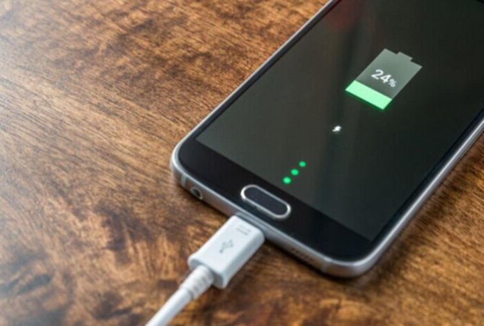 Можно ли оставлять телефон на зарядке на всю ночь?