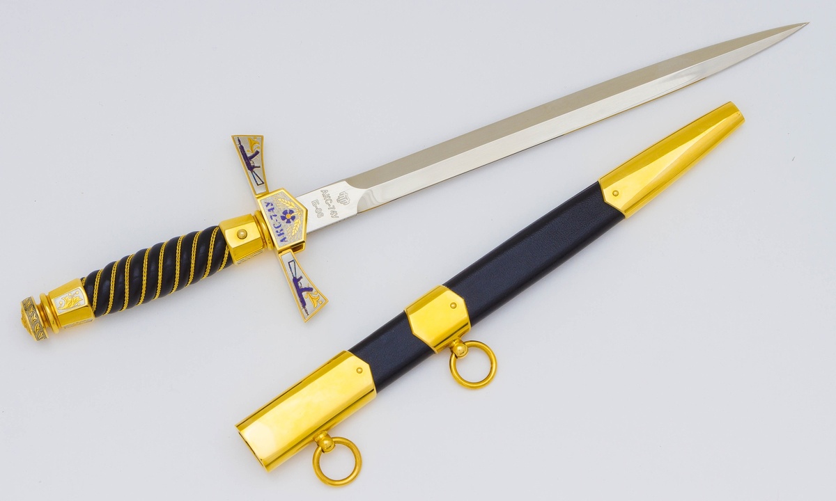 Кортик. Златоустовская оружейная фабрика. Фото: https://vk.com/zlatgravuraofficial