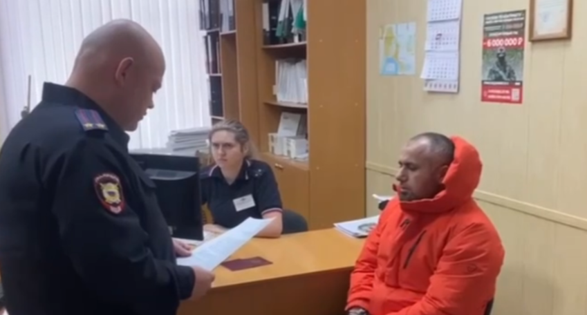 Серый кардинал «Каравана» теперь без гражданства: полиция наведалась на местный рынок в Челябинске