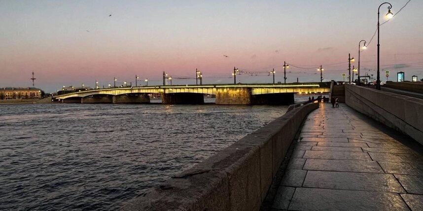    Анна Сирота