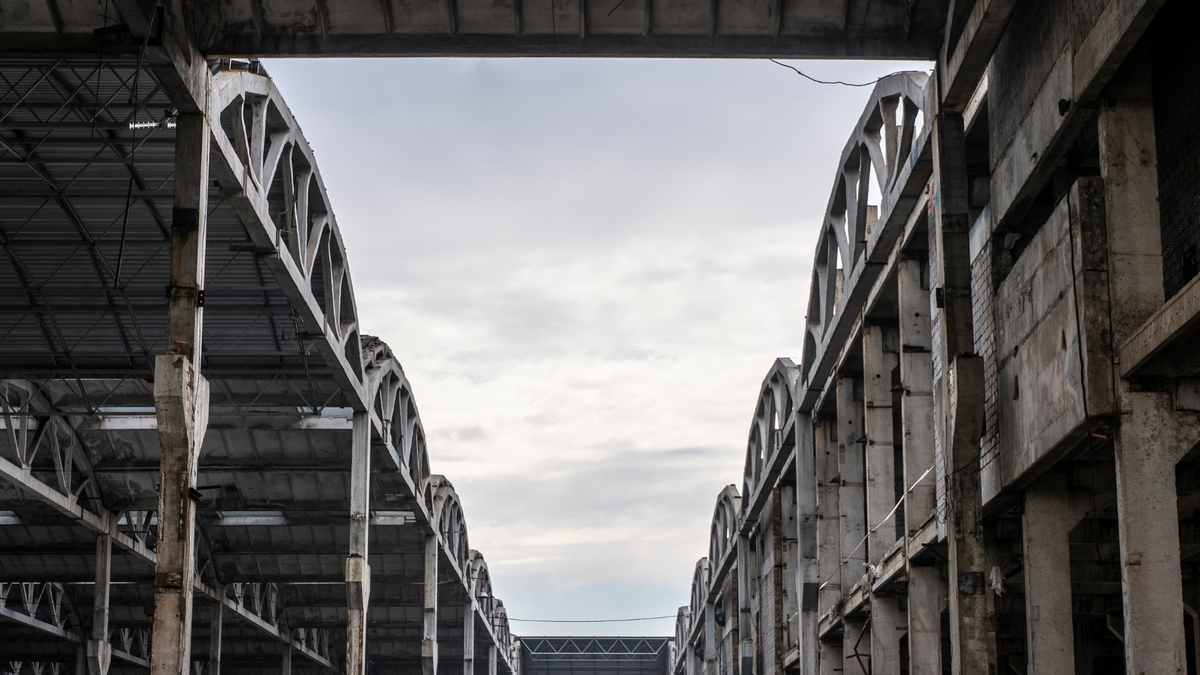 Цеха завода в Братске 