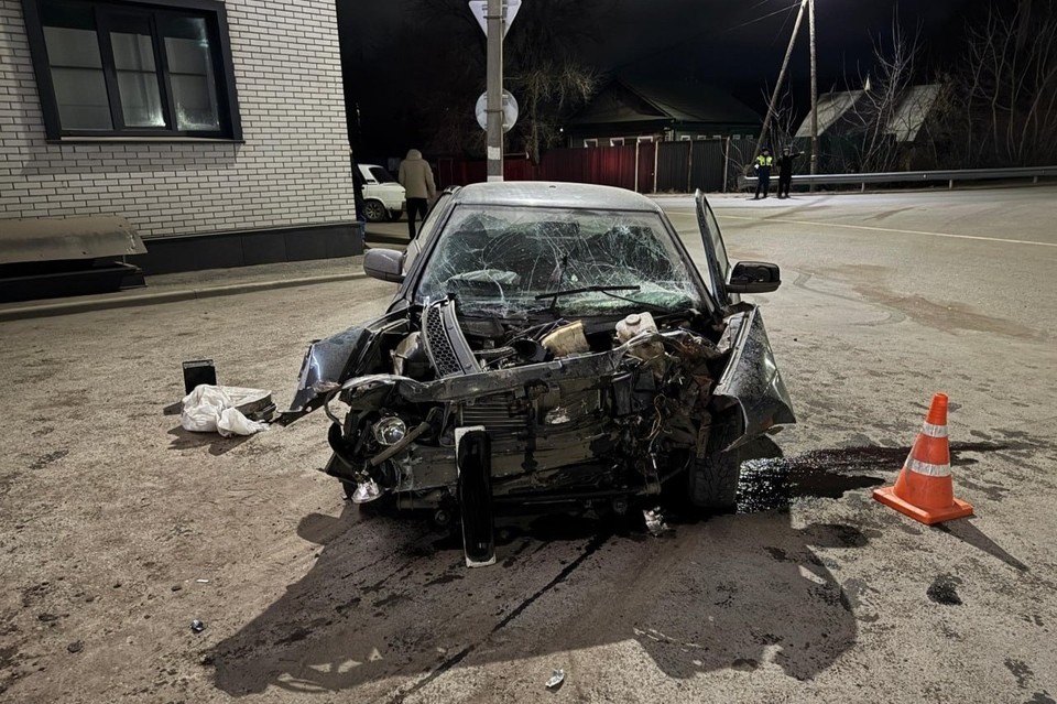    В результате ДТП два пассажира, 23-летний и 17-летний молодые люди, получили травмы и были госпитализированы. Фото: ГИБДД "Бузулукский"