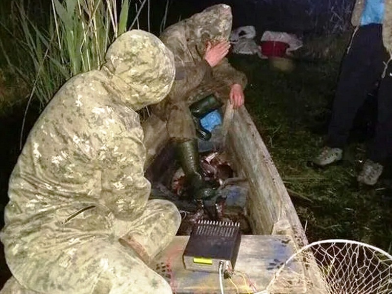 Попался на месте преступления.