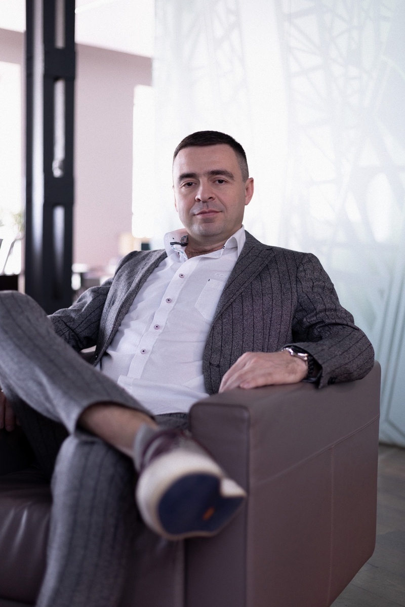 Фото: страница Гелы Романовского