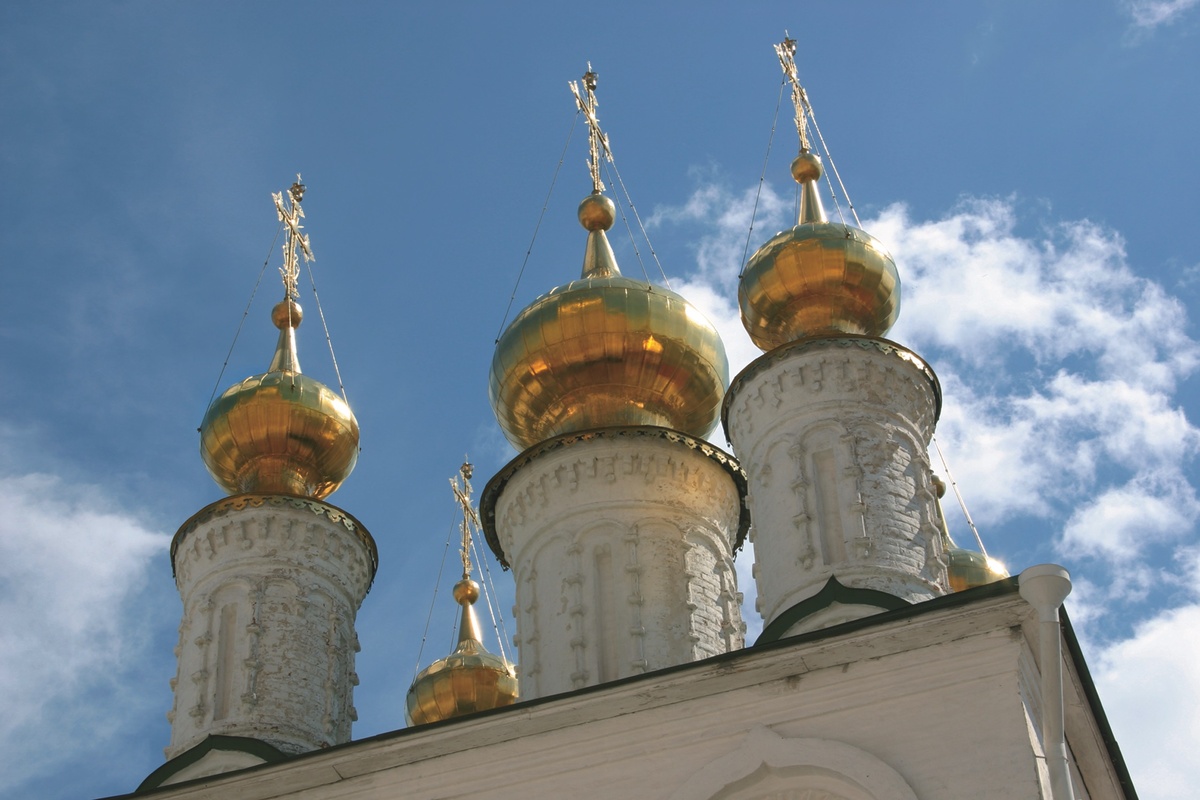 Золотое пятиглавие Богоявленской церкви. 