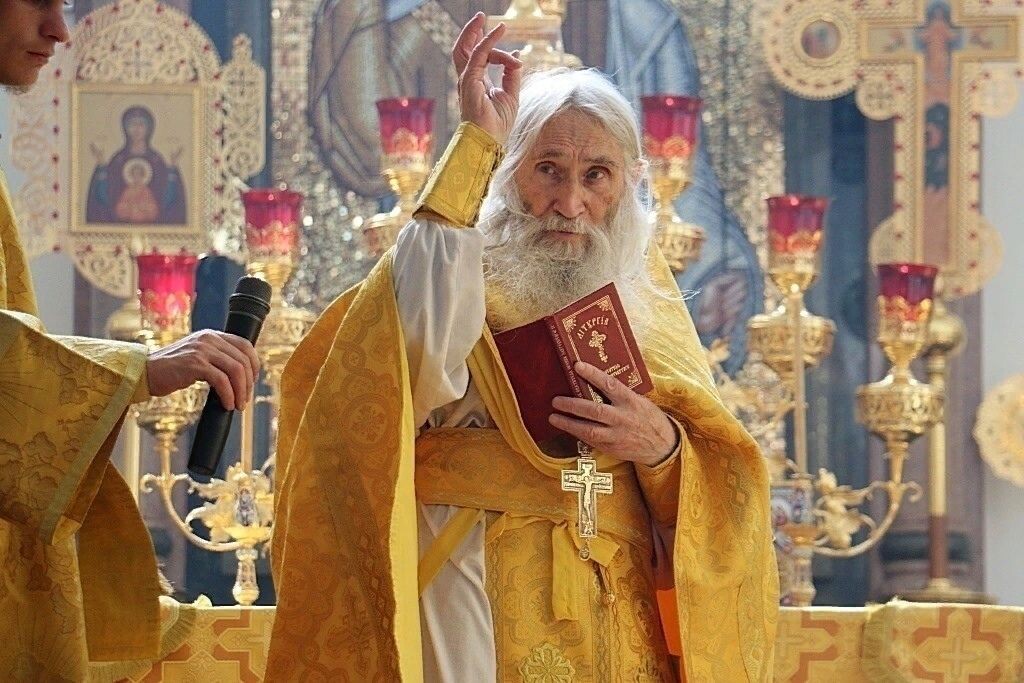  Старец илий: "Даже маленькие добрые дела — это шаги к спасению."