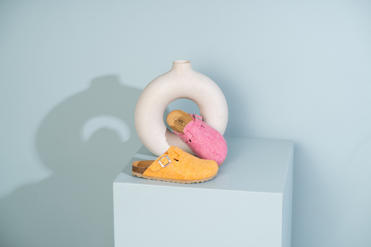 Сабо актуальны в течение года: их носят и на улице, и в помещении