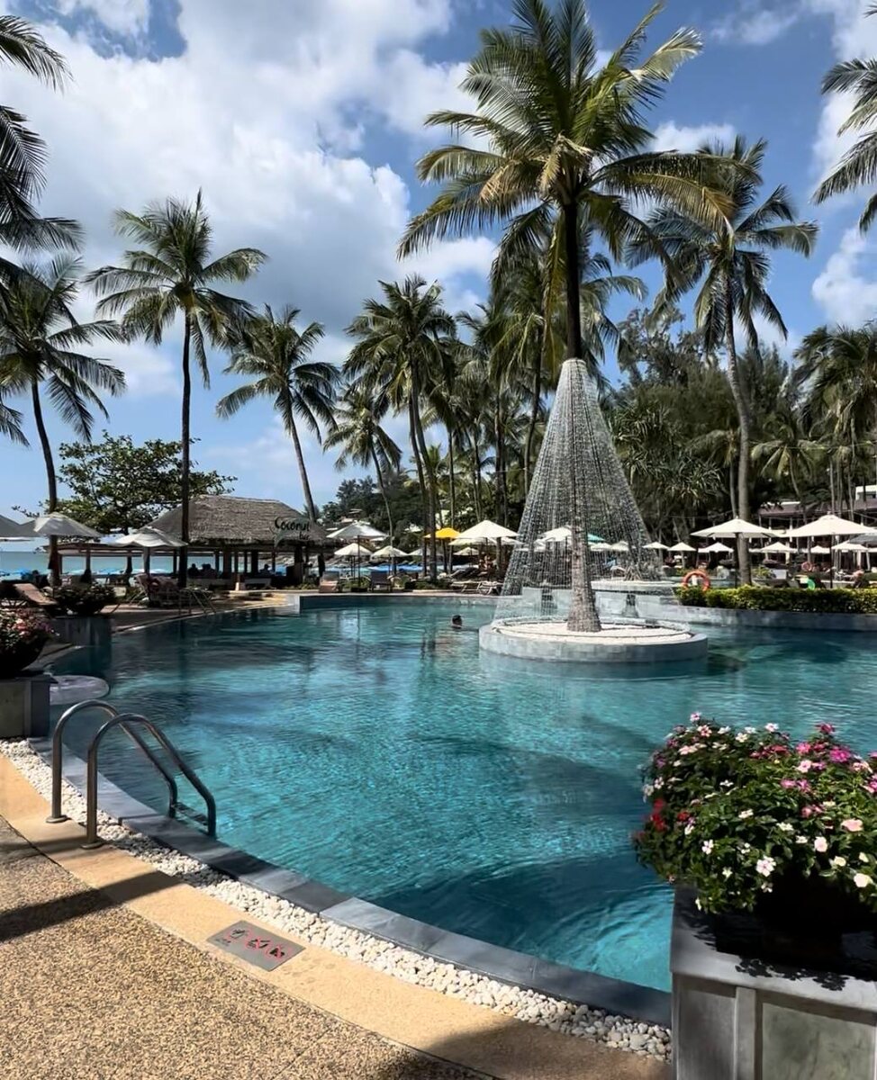 Листайте галерею, чтобы увидеть больше атмосферы