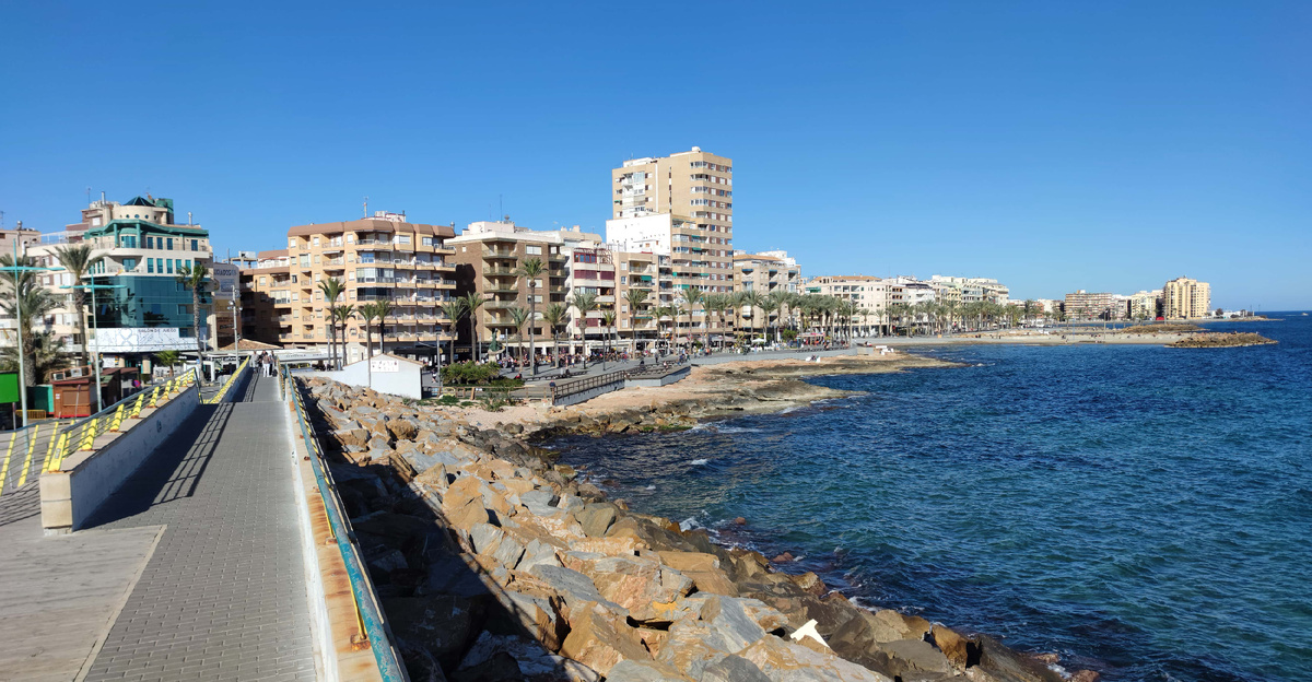 Вот в той высотке была наша квартирка