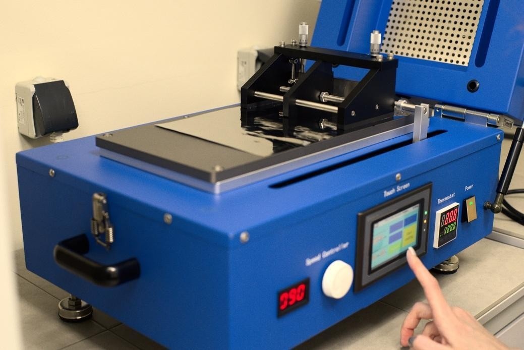 Машина для производства функциональных покрытий по намазной технологии. Источник: Андрей Красилин