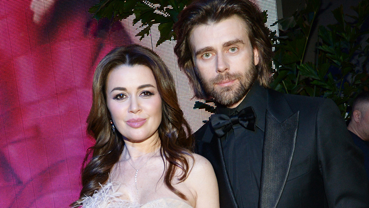 Наследство Анастасии Заворотнюк: старшие дети продают дом и выселяют Петра Чернышева