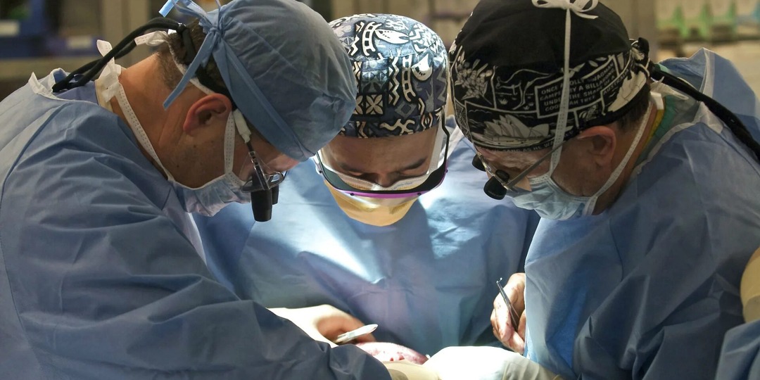 Почему при 4 стадии онкологии мы почти никогда не оперируем