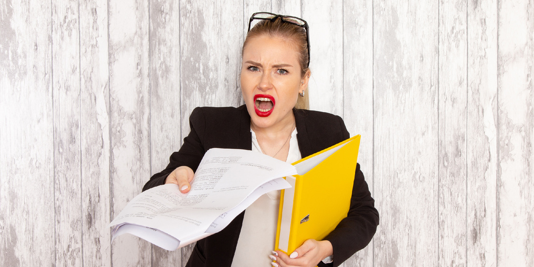 Сотрудник грозит проверкой: защита бизнеса или шантаж? Как поступить по-взрослому