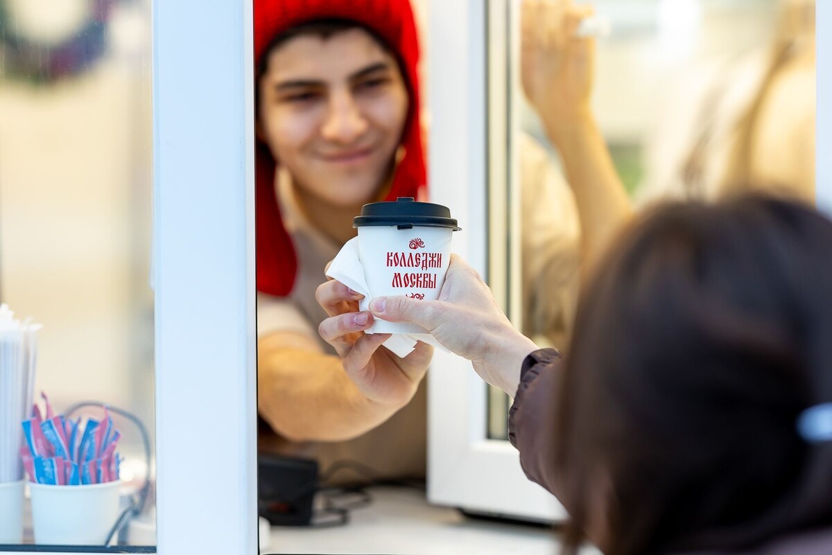    Рождественская ярмарка открылась на Воробьевых горах