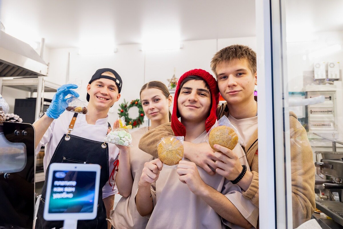    Рождественская ярмарка открылась на Воробьевых горах