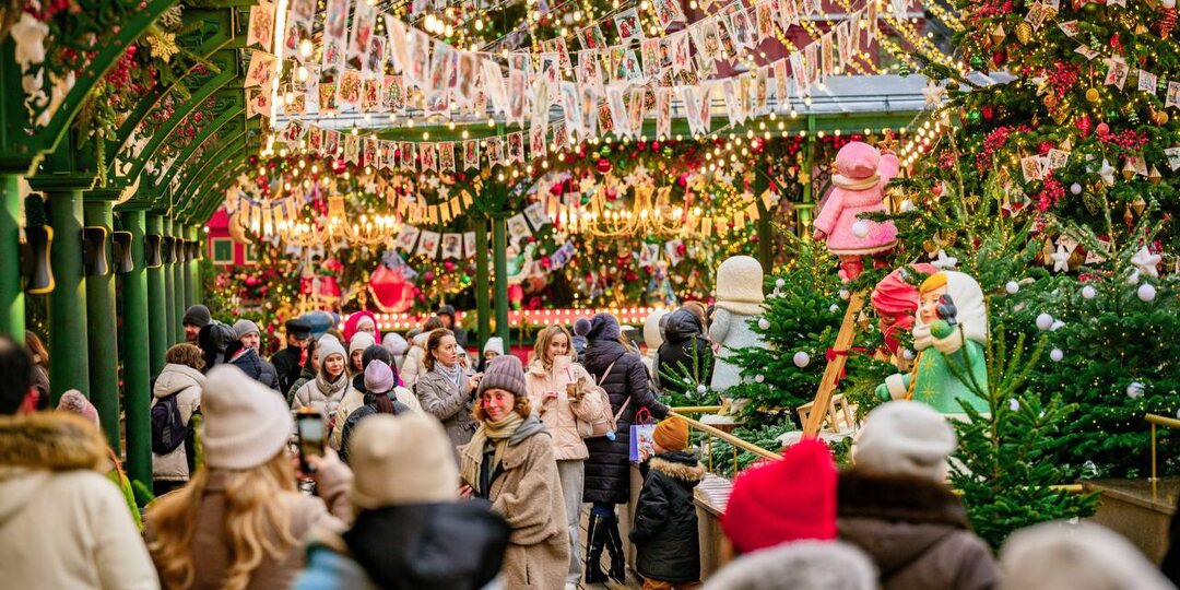 ❄️ На 35 площадках «Московских сезонов» открывается фестиваль «Путешествие в Рождество» ❄️