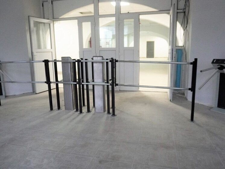     Сразу после новогодних каникул дети отправятся учиться в обновленную школу. Фото: telegram-канал мэра Великого Новгорода Александра Розбаума