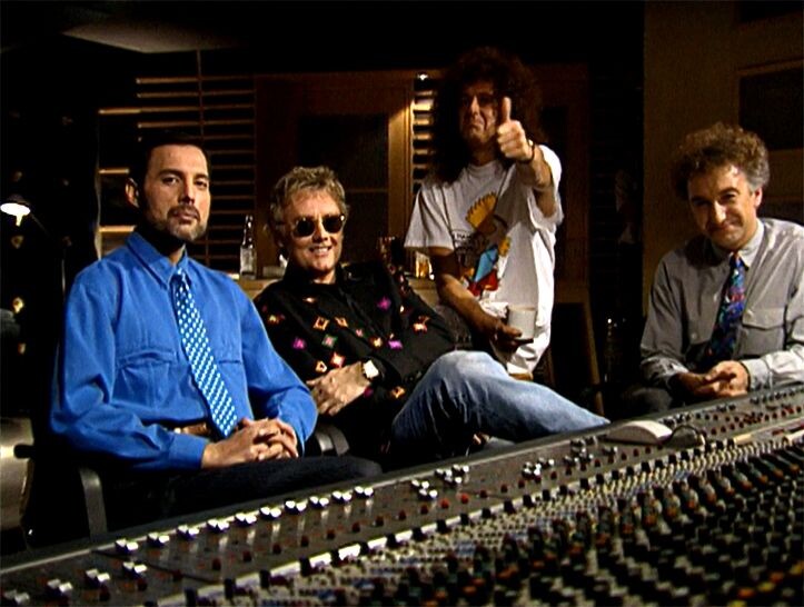 Даже в те непростые для группы дни в студии царила благоприятная и дружеская атмосфера