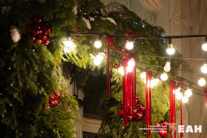    Украшенная елка