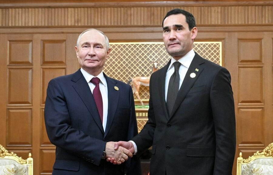    Президент России Владимир Путин и президент Туркменистана Сердар Бердымухамедов / Источник: © Кристина Кормилицына/РИА Новости