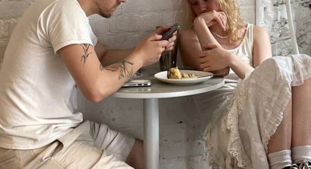 Неприкольные новости: «Своя Комната» закрывается