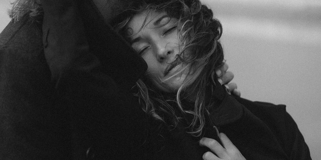 Почему женщины всё чаще выбирают мужчин младше